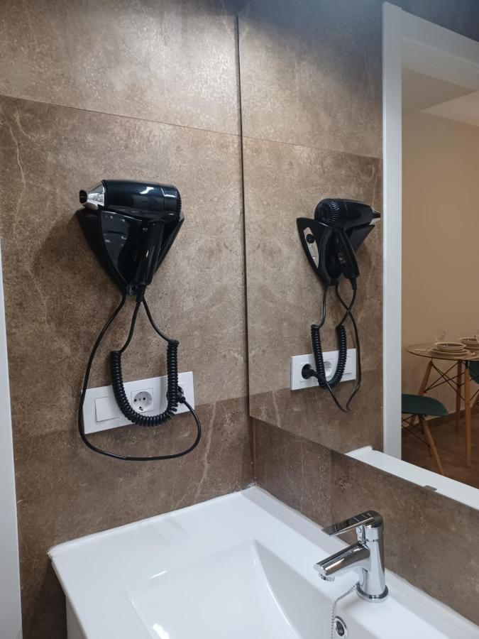 Acogedor Junto A Calle Betis, Triana-los Remedios * Sevilla